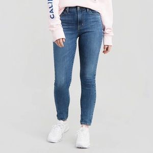 Levi’s Hi Rise Skinny Jean